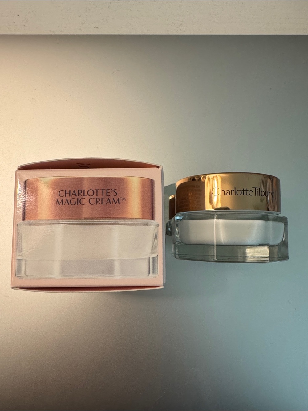 Charlotte Tilbury Charlotte’s magic cream. Immediate Skin Revival Moisturizer - Picture 3 of 6